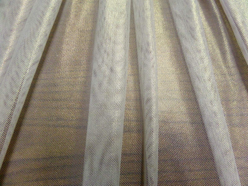 5.Whiye-Gold Foil Fishnet